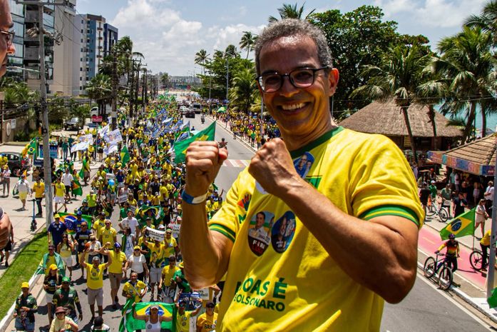 Henrique Costa leva mensagem de coragem e mobilização à multidão no 7 de Setembro: Vamos fazer um país melhor