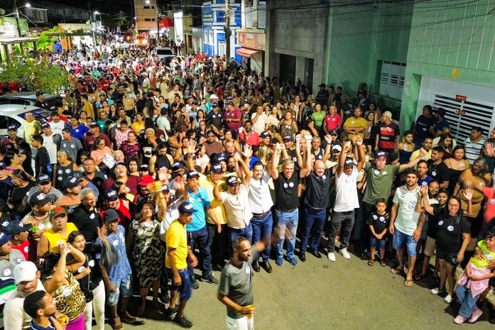 Caminhada com Antonio e Nivaldo Albuquerque leva milhares de pessoas às ruas, em São Brás