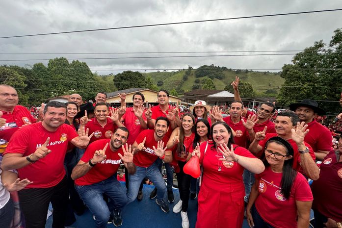 André Castro fortalece candidatura com a maior carreata da história de Santana do Mundaú