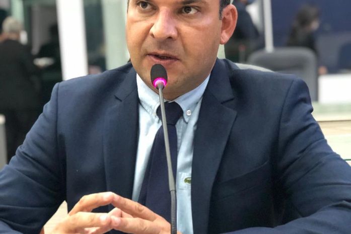 Vereador Francisco Sales propõe criação de CEI para apurar não pagamento do 13º dos servidores