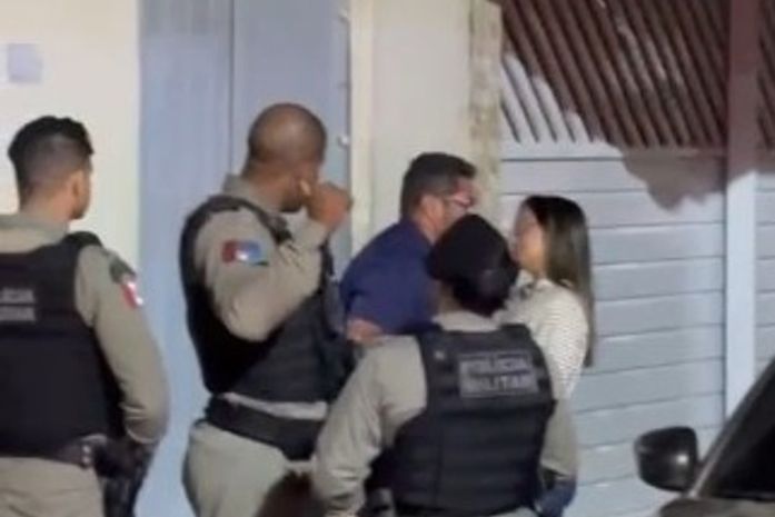 Coronel da PM é preso após agredir advogada e assessora de candidata durante campanha eleitoral em AL