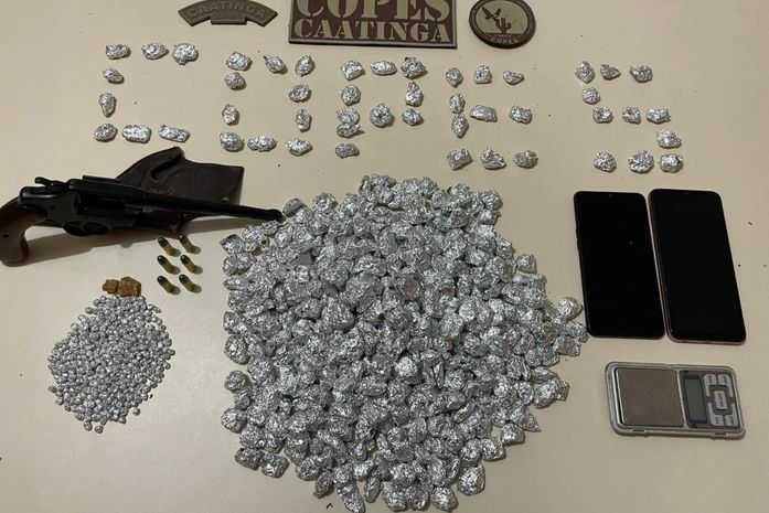 PM apreende quase cinco kg de drogas e 21 armas de fogo na última semana em AL