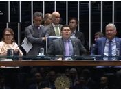 Após impasse de parlamentares, Senado adia eleição da presidência para este sábado