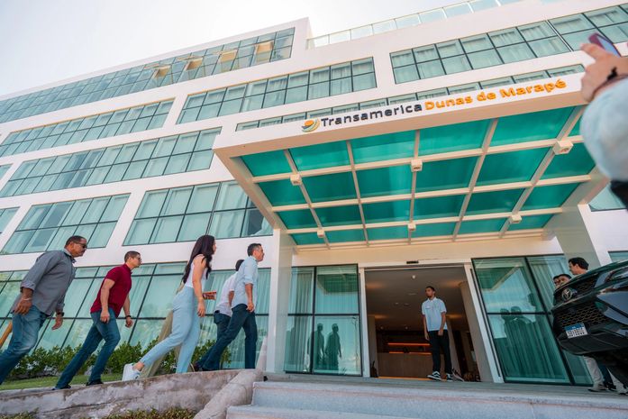 Governador Paulo Dantas visita novo empreendimento turístico em Jequiá da Praia