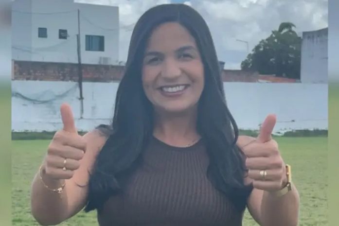 Prefeita Márcia valoriza o esporte e assina ordem de serviço para reforma do Campo do América