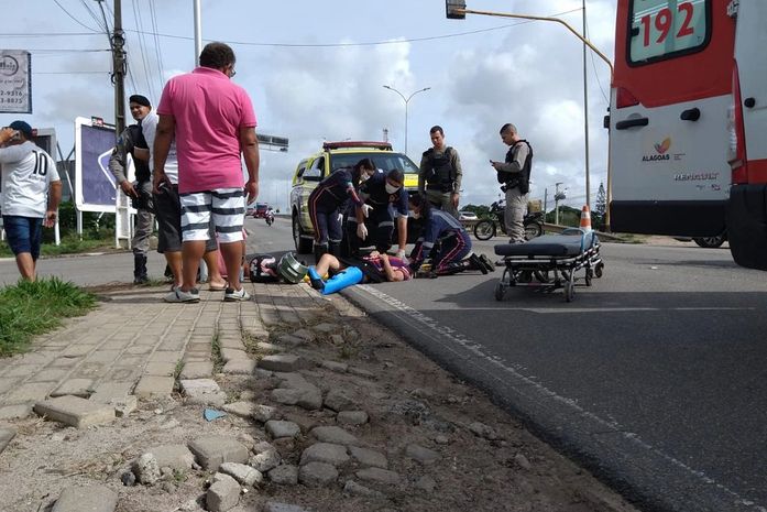 Motociclistas ficam feridas após colisão entre duas motos em Arapiraca