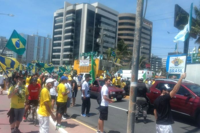 Manifestações a favor de Haddad e Bolsonaro tomam a orla de Maceió neste final de semana