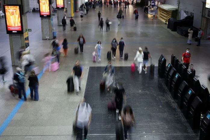 Passagens aéreas podem ficar mais caras com combustível sustentável de aviação, dizem empresas