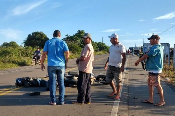 Condutor de moto morre ao colidir na traseira de caminhão na AL-105