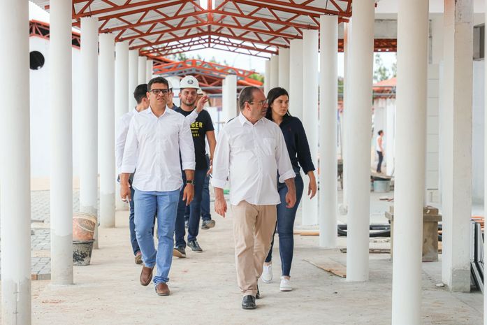 Prefeito Luciano visita obras da 15 ª escola de tempo integral de Arapiraca