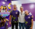 Durante caminhada em Maceió, Rafael Brito conhece casal que transformou incentivo estudantil em negócio próprio