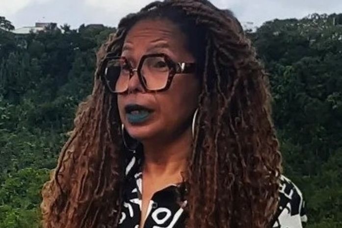 No julho das Pretas, no Rio de Janeiro, o Encontro Nacional das Rainhas Nzingas, homenageará 11 mulheres brasileiras e a representante de Alagoas será essa ativista, Arísia Barros. Salve!