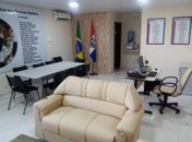 Sala ampla e confortável para receber associados do interior e capital em dias de jogos no Rei Pelé, além de encontro de reuniões