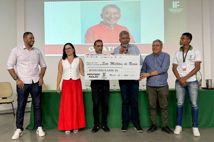 Paulão inaugura ginásio poliesportivo no Ifal Penedo e amplia investimentos na educação