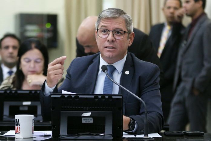 Cabo Bebeto rechaça PLs de Títulos de Cidadão Honorário: “Politicagem”