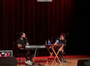 Humoristas Emerson Ceará e Ramon Coxinha trazem os mais loucos e caóticos causos de bar em seu novo espetáculo