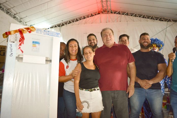 Djalma Beltrão e Adriana Breda realizam festa das Mães no próximo dia 13