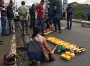 Criança e jovem foram atropeladas por caminhão quando andavam de bicicleta no Agreste.