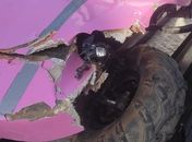 Condutor perde controle de mini buggy em lombada e bate em banco de praça, em Arapiraca
