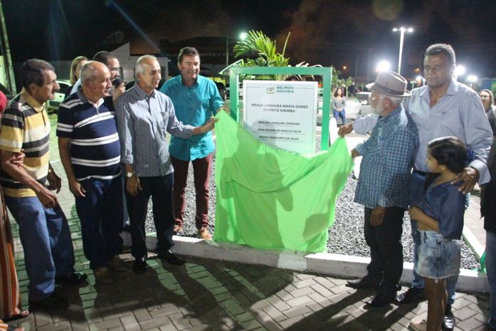 Praça do Povoado Sinimbu é entregue e marca retomada de grandes obras na gestão do Prefeito Padre Eraldo