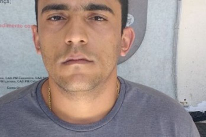 Homem é preso com 4kg de maconha e R$ 19 mil na Pajuçara