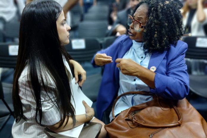 Esta ativista foi ao Palácio República dos Palmares conhecer Marília Albuquerque, a nova Secretária da Mulher. Conversamos