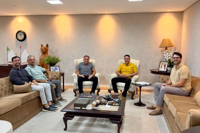 Prefeito de Major Izidoro se reúne com o governador para tratar de demandas do município