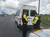 SMTT autua 35 veículos de transporte remunerado