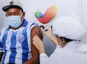 Com quase 100% dos idosos vacinados com 1ª dose, internações acima dos 60 anos por Covid caem 42% em AL