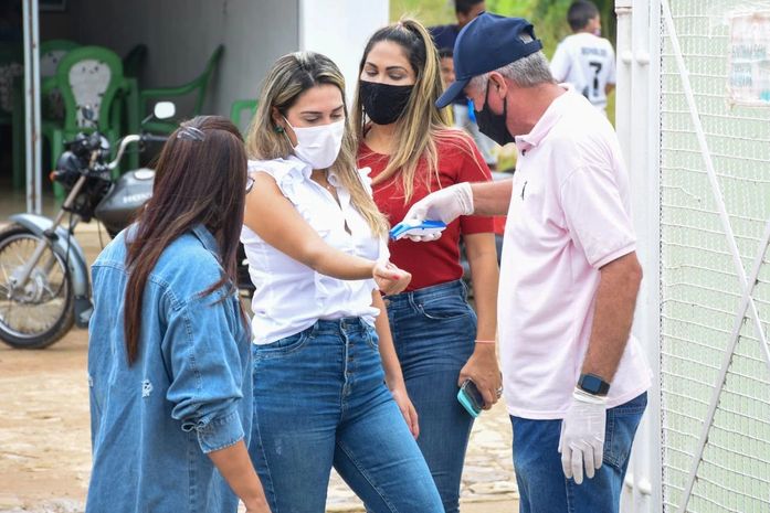 Prefeitura de São José da Laje distribui kits alimentícios escolares