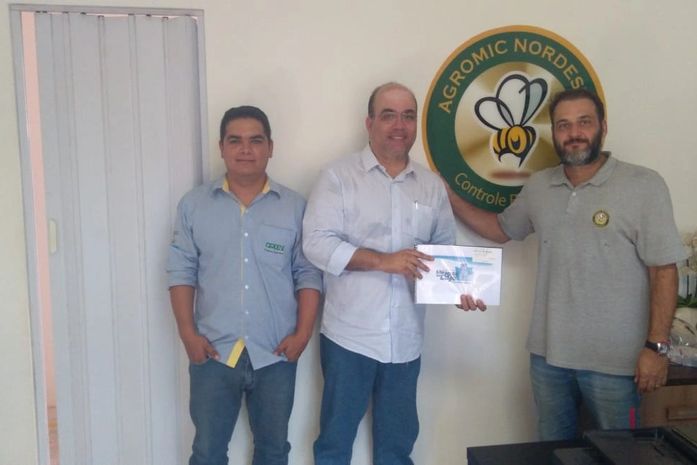 Secretário de Agricultura junto com empresários do agronegócios