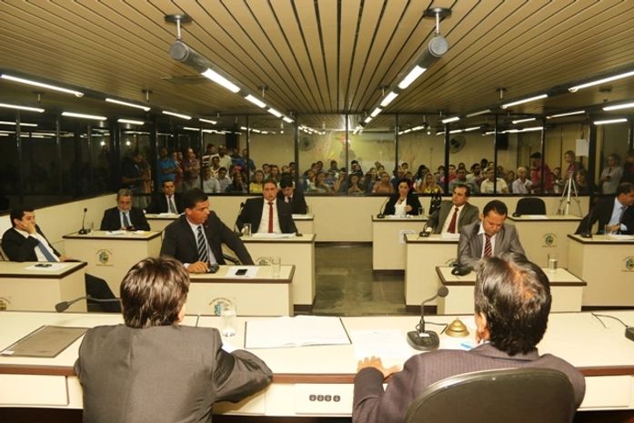 Ação na Justiça contra Júlio Cezar é impetrada por nove vereadores em Palmeira