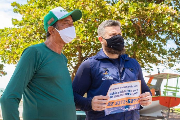 Operação Mar Azul orienta banhistas e comerciantes na orla de Maceió