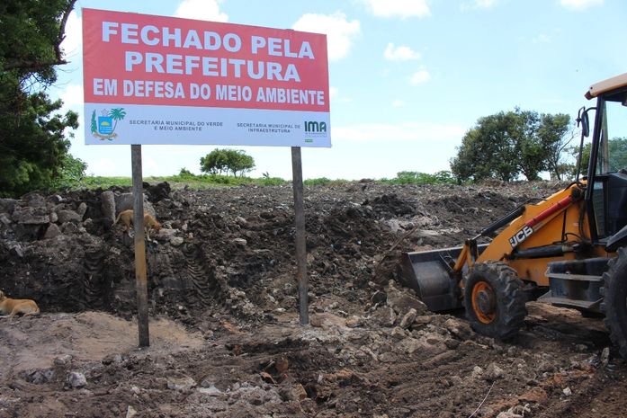 Com apoio do IMA, prefeitura cerca lixão na Barra de São Miguel