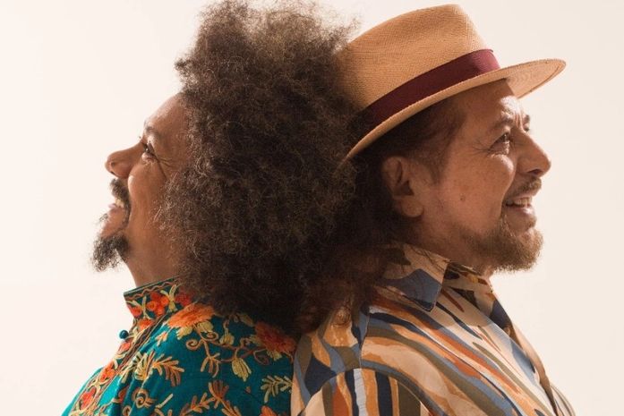 Juntos pela primeira vez no palco somente com seus violões, Geraldo Azevedo e Chico César trazem espetáculo "Violivoz" para Maceió