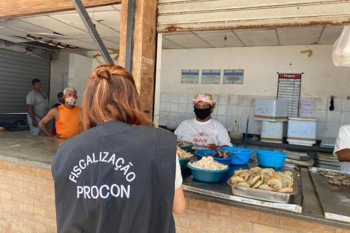 Consumidor deve ficar atento aos preços para economizar