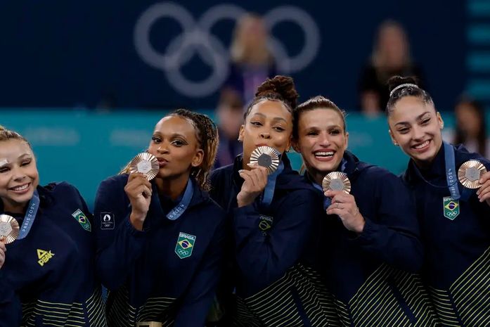 Equipe feminina conquista bronze na ginástica artística em Paris