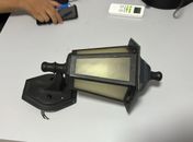 Homem compra luminária furtada e é preso após dono do estabelecimento instalar rastreadores