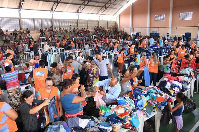 São Sebastião arrecada e distribui roupas para pessoas carentes com projeto Bazar Solidário