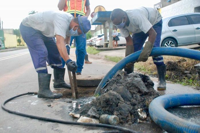 Equipes realizam ações na Avenida Jorge Montenegro Barros, Santa Amélia.