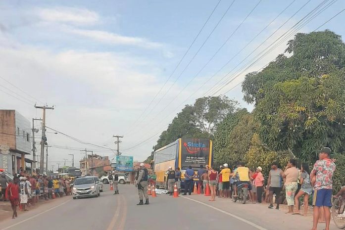 Vítima morre após colisão entre ônibus de turismo e motocicleta 