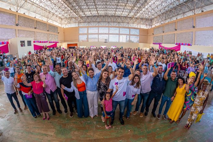 Prefeito JHC assina contratos com aprovadas no Banco da Mulher Empreendedora