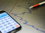 Mercado reduz estimativa de crescimento da economia para 0,81%, diz BC