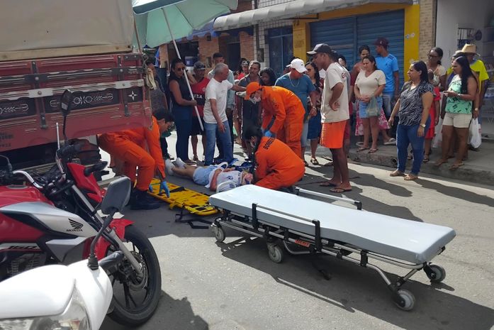Adolescente sofre hemorragia no crânio ao cair de caminhão em União dos Palmares