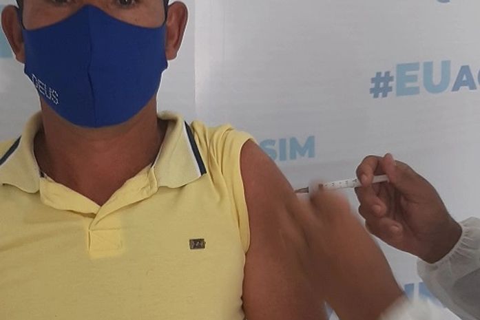 Vacinação avança em Delmiro Gouveia e mais de 50% da população adulta já está vacinada com a primeira dose ou dose única