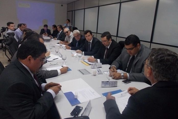 A sessão inaugural do Plenário ocorrida nesta segunda marcou o primeiro encontro da nova composição de Colégio de Vogais (Foto: Ascom Juceal)