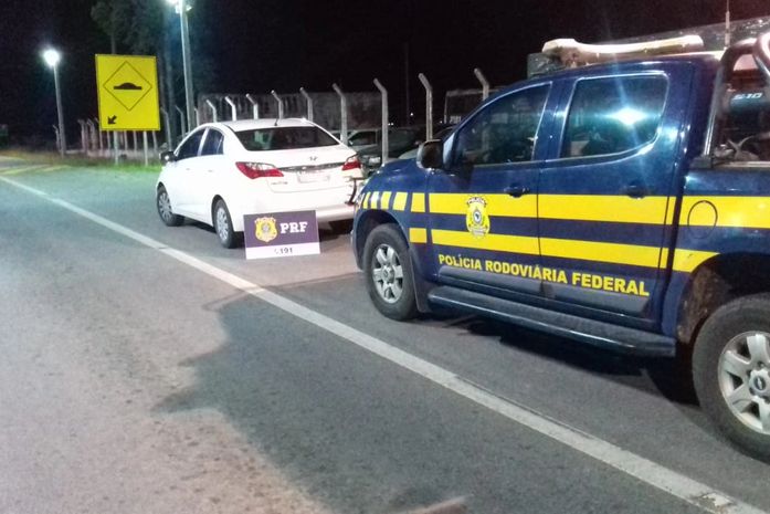 PRF recupera veículo com queixa de roubo em São José da Laje