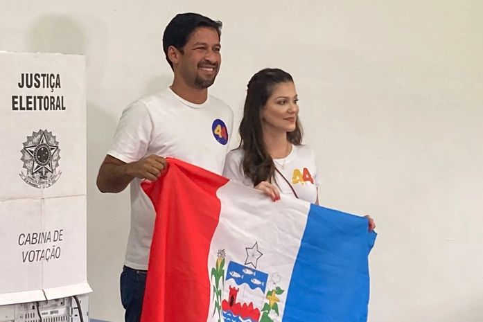 Em Arapiraca, Rodrigo Cunha vota e diz: “Estou muito feliz por ser o representante do povo alagoano”