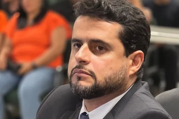 Reconhecimento: Vereador homenageia radialistas com Voto de Aplauso