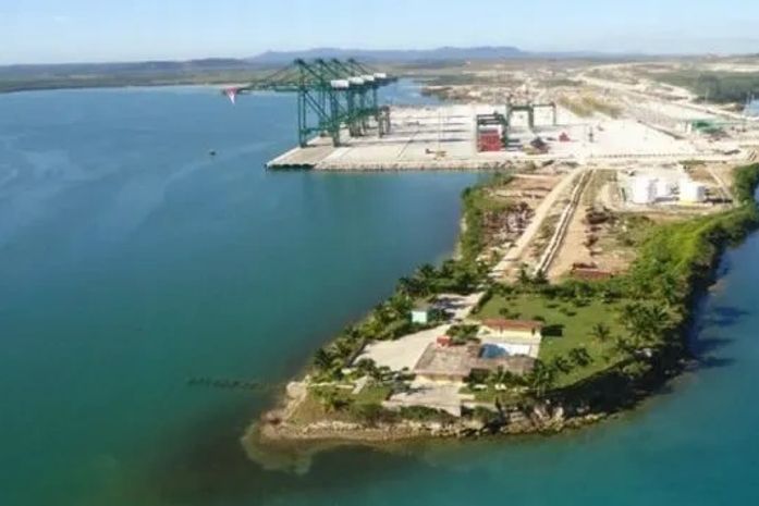 Antes de receber Lula, Cuba pede mais prazo para pagar dívida do Porto de Mariel